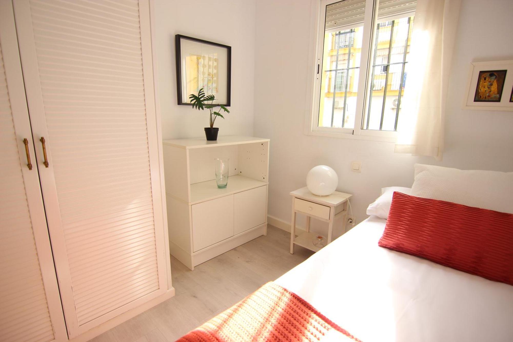 Rentalsevilla Espacioso Apartamento En La Alameda De Hercules Con Parking Exterior foto